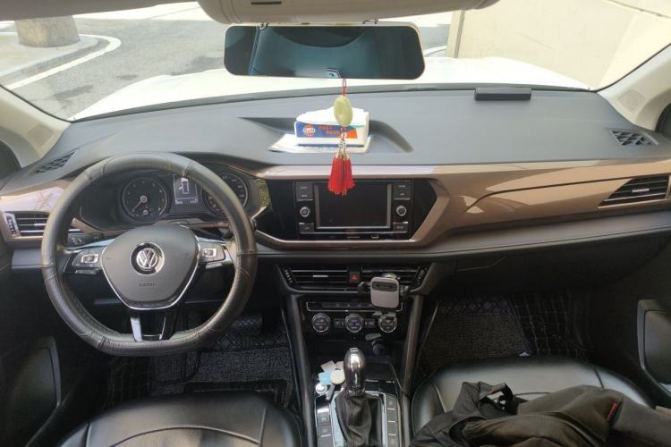 Used Volkswagen Tharu 2020 280TSI Two-Wheel Drive Comfort Edition China VI Standard Center Console