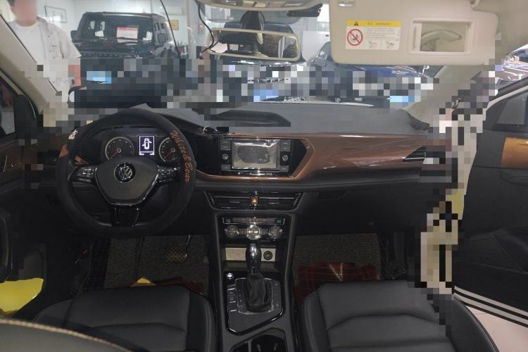 Used Volkswagen Tharu 2020 280TSI Two-Wheel Drive Comfort Edition China VI Standard Center Console