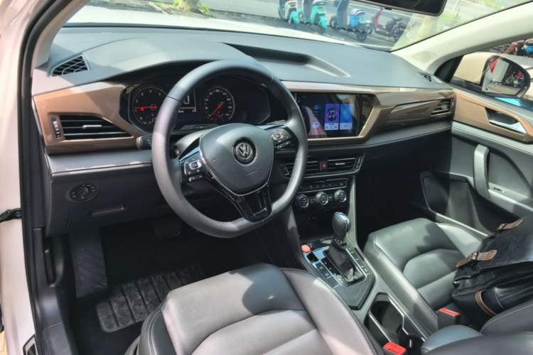 Used Volkswagen Tharu 2020 280TSI Two-Wheel Drive Comfort Edition China VI Standard Center Console