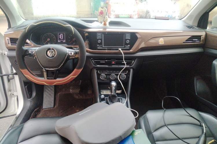 Used Volkswagen Tharu 2020 280TSI Two-Wheel Drive Comfort Edition China VI Standard Center Console