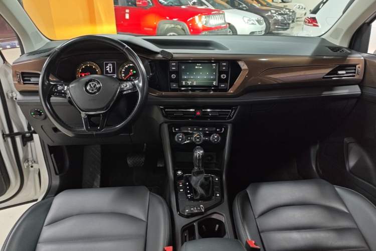 Used Volkswagen Tharu 2020 280TSI Two-Wheel Drive Comfort Edition China VI Standard Center Console