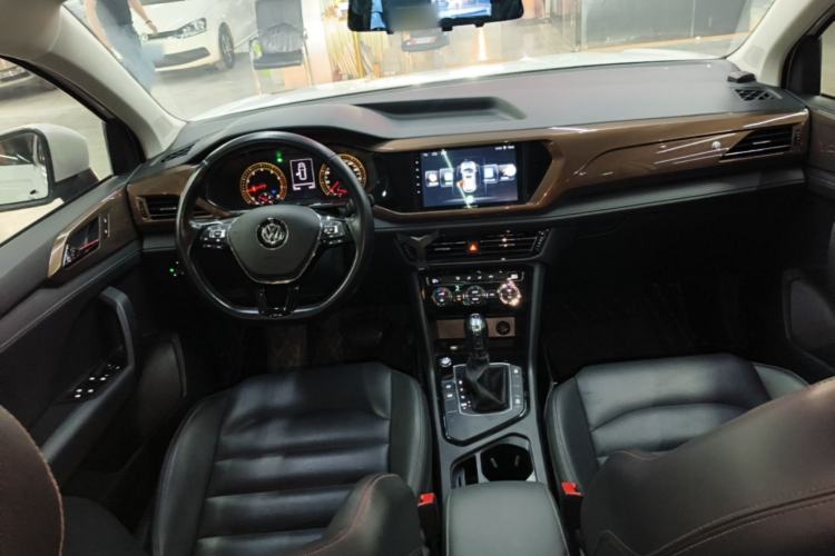 Used Volkswagen Tharu 2020 280TSI Two-Wheel Drive Comfort Edition China VI Standard Center Console