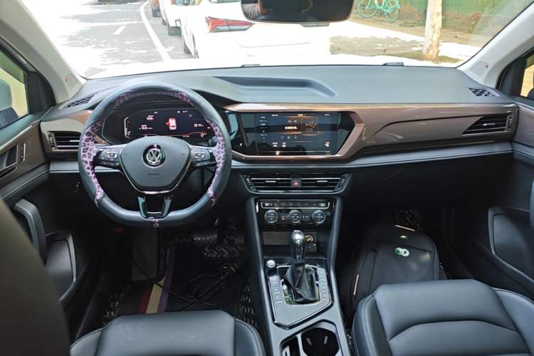 Used Volkswagen Tharu 2020 280TSI Two-Wheel-Drive Flagship Version China VI Center Console