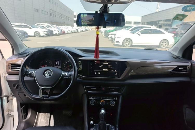 Used Volkswagen Tharu 2020 330TSI All-Wheel-Drive Luxury Edition China VI Standard Center Console