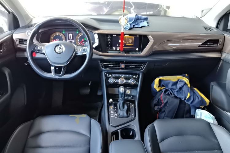 Used Volkswagen Tharu 2020 280TSI Two-Wheel Drive Luxury Plus Version China VI Standard Center Console