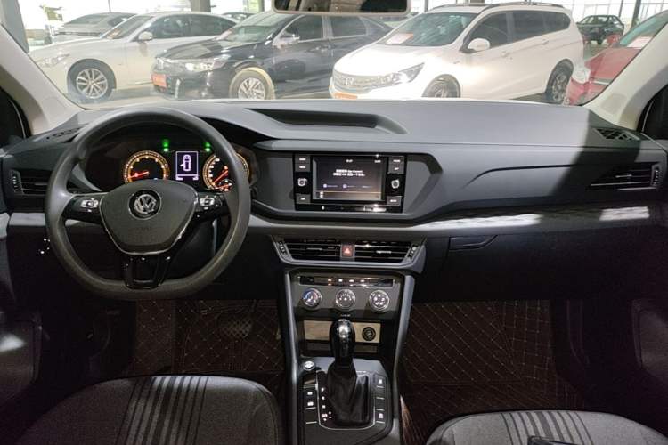 Used Volkswagen Tharu 2020 280TSI Two-Wheel Drive Trend Edition China VI Standard Center Console
