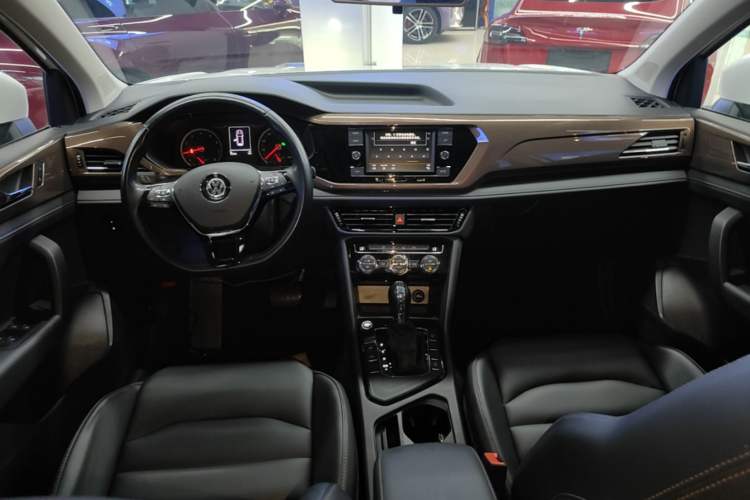 Used Volkswagen Tharu 2020 280TSI Two-Wheel Drive Comfort Edition China VI Standard Center Console