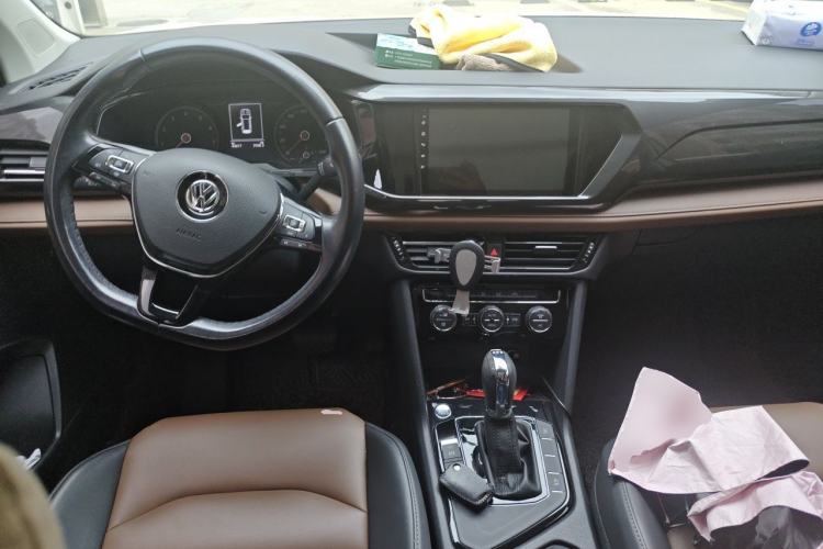 Used Volkswagen Tharu 2020 280TSI Two-Wheel Drive Comfort Edition China VI Standard Center Console