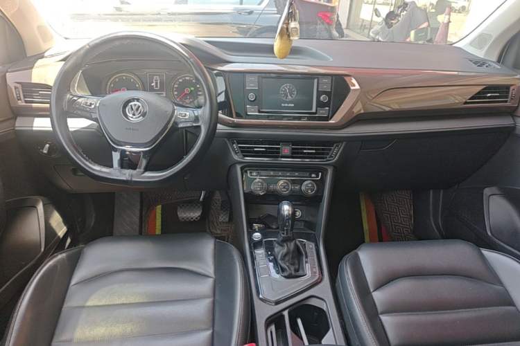 Used Volkswagen Tharu 2020 280TSI Two-Wheel Drive Comfort Edition China VI Standard Center Console
