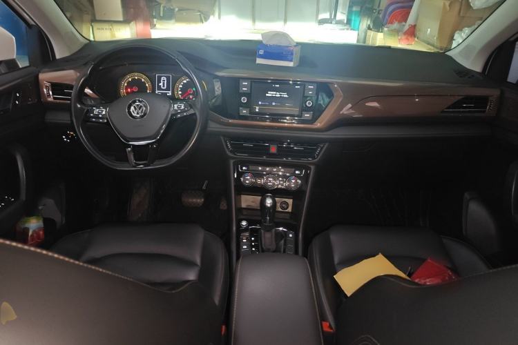 Used Volkswagen Tharu 2020 280TSI Two-Wheel Drive Comfort Edition China VI Standard Center Console