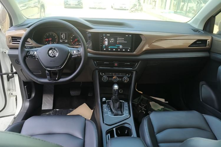 Used Volkswagen Tharu 2020 280TSI Two-Wheel Drive Comfort Edition China VI Standard Center Console