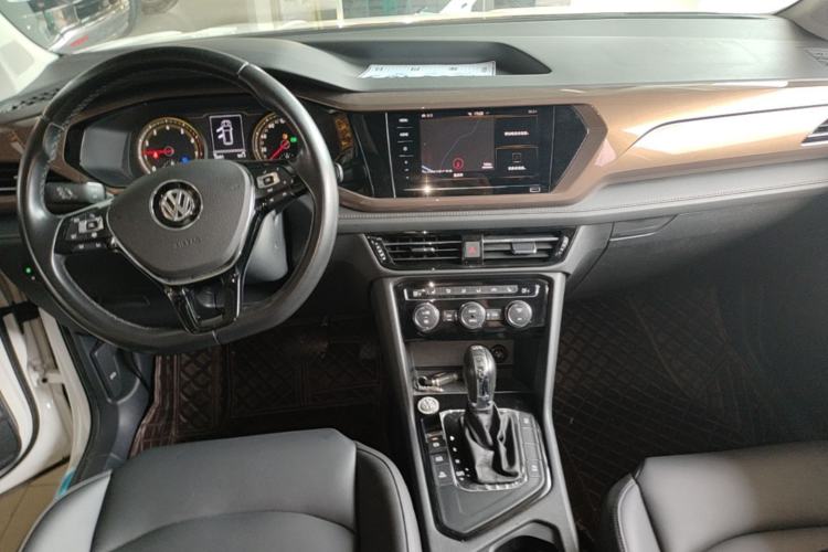 Used Volkswagen Tharu 2020 280TSI Two-Wheel Drive Luxury Edition China VI Standard Center Console