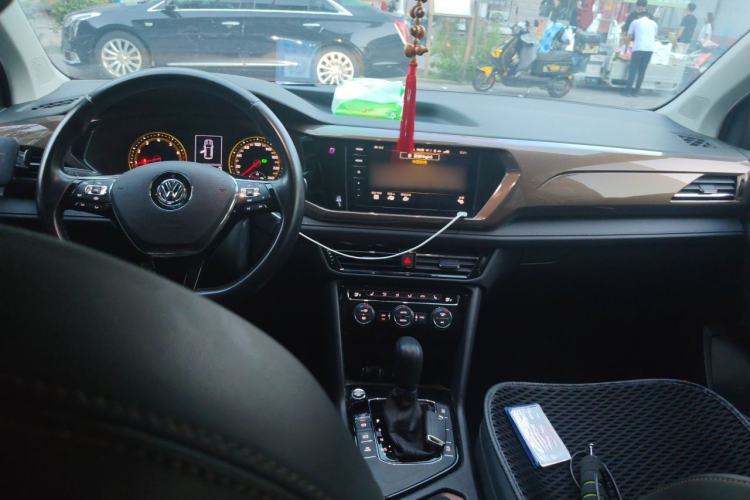 Used Volkswagen Tharu 2020 280TSI Two-Wheel Drive Luxury Plus Version China VI Standard Center Console