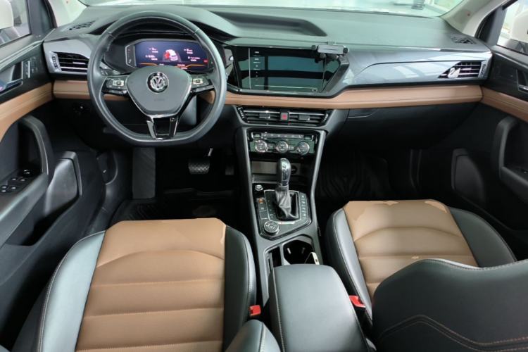Used Volkswagen Tharu 2020 Revised Version 330TSI Four-Wheel Drive Flagship Edition China VI Center Console