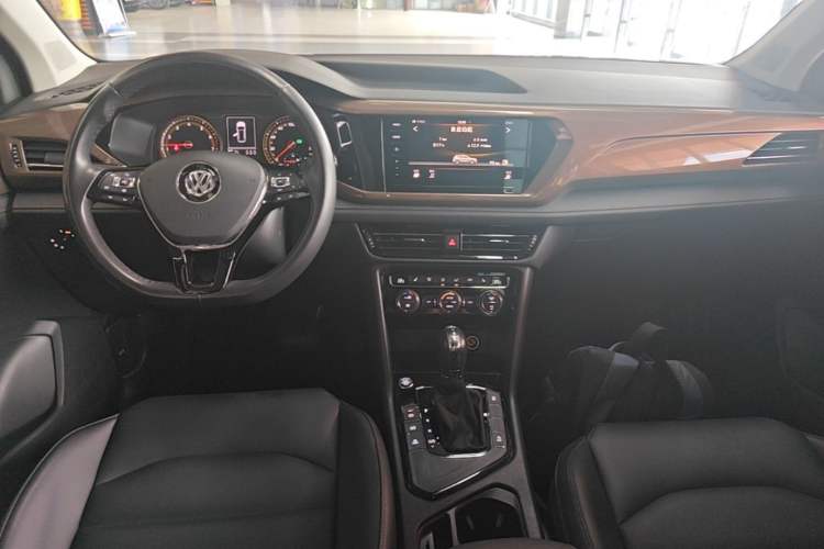 Used Volkswagen Tharu 2020 280TSI Two-Wheel Drive Luxury Edition China VI Standard Center Console