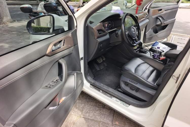 Used Volkswagen Tharu 2020 280TSI Two-Wheel Drive Luxury Edition China VI Standard Driver Seat