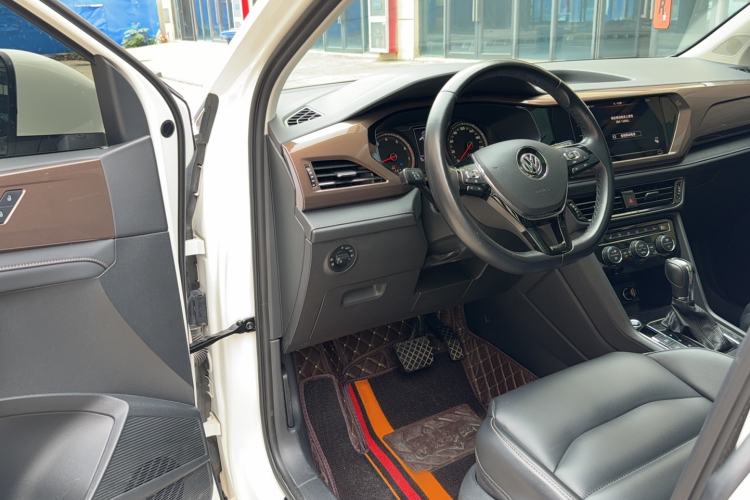 Used Volkswagen Tharu 2020 280TSI Two-Wheel Drive Luxury Edition China VI Standard Driver Seat