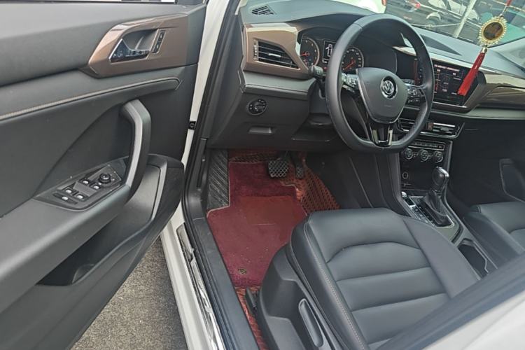 Used Volkswagen Tharu 2020 330TSI All-Wheel-Drive Luxury Edition China VI Standard Driver Seat