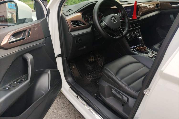 Used Volkswagen Tharu 2020 280TSI Two-Wheel Drive Luxury Edition China VI Standard Driver Seat