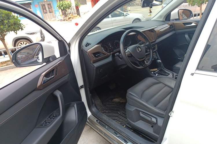 Used Volkswagen Tharu 2020 280TSI Two-Wheel Drive Luxury Edition China VI Standard Driver Seat