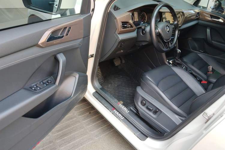 Used Volkswagen Tharu 2020 280TSI Two-Wheel Drive Luxury Plus Version China VI Standard Driver Seat