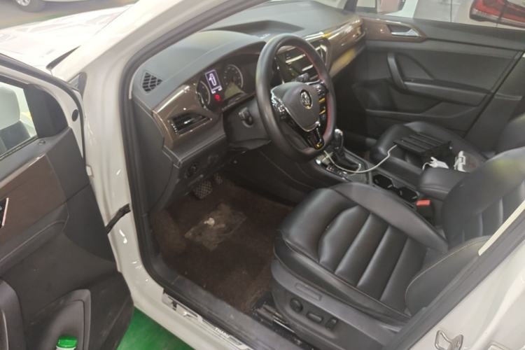 Used Volkswagen Tharu 2020 280TSI Two-Wheel Drive Luxury Plus Version China VI Standard Driver Seat