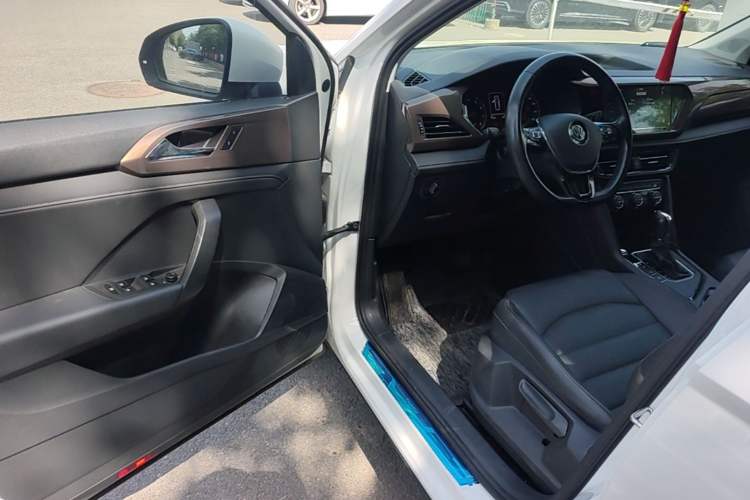 Used Volkswagen Tharu 2020 330TSI All-Wheel-Drive Luxury Edition China VI Standard Driver Seat