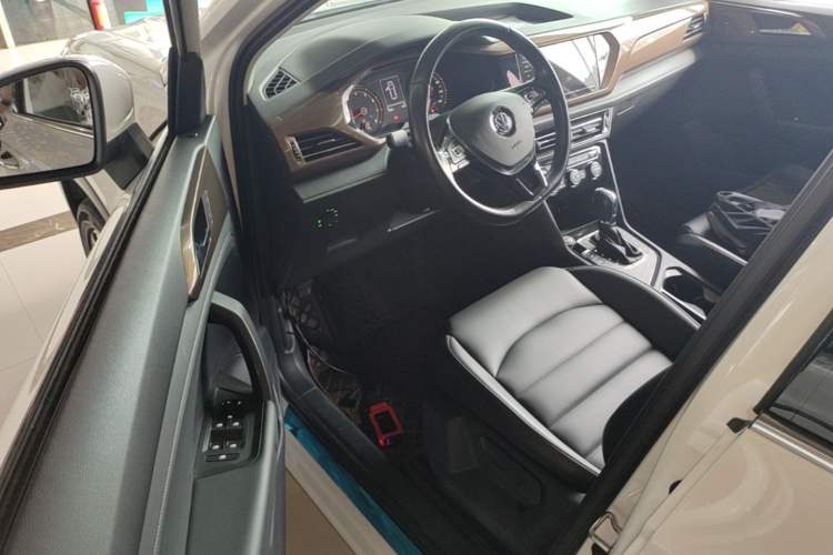 Used Volkswagen Tharu 2020 280TSI Two-Wheel Drive Luxury Edition China VI Standard Driver Seat