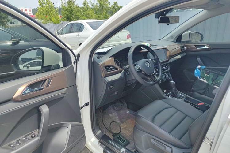 Used Volkswagen Tharu 2020 280TSI Two-Wheel Drive Luxury Plus Version China VI Standard Driver Seat
