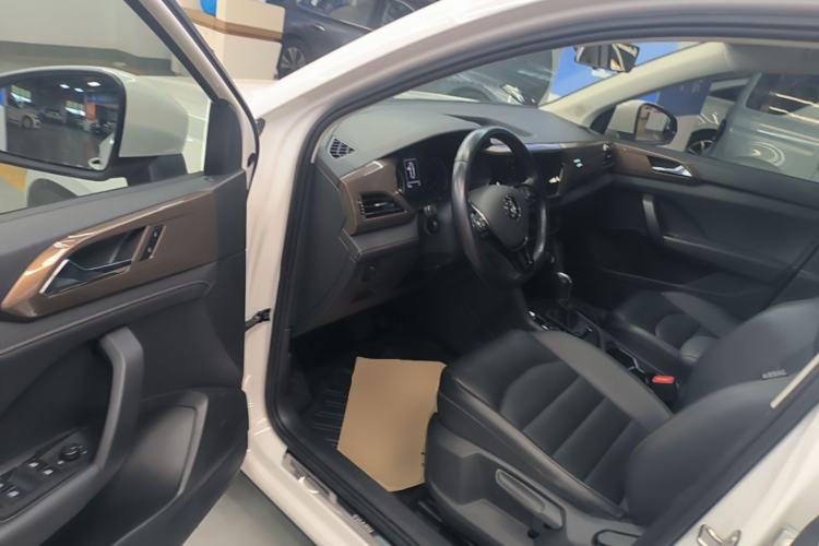 Used Volkswagen Tharu 2020 330TSI All-Wheel-Drive Luxury Edition China VI Standard Driver Seat