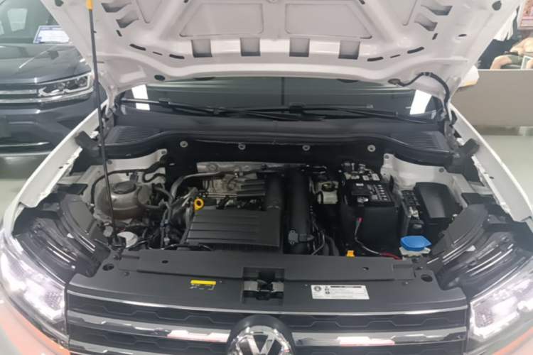 Used Volkswagen Tharu 2020 280TSI Two-Wheel Drive Luxury Plus Version China VI Standard Engine Bay