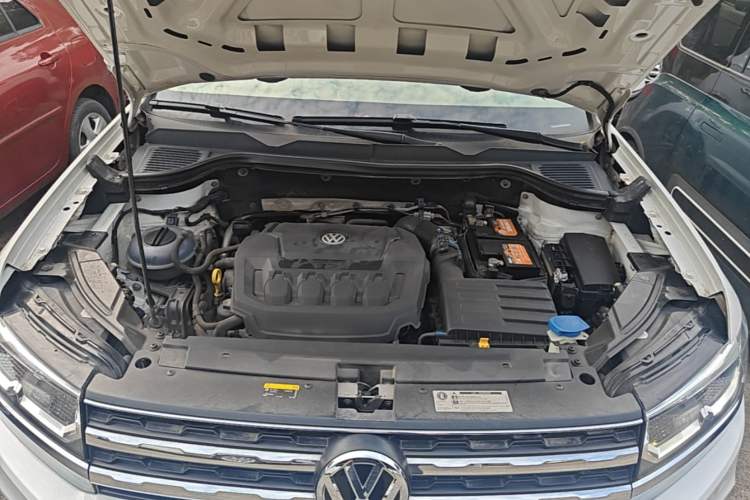 Used Volkswagen Tharu 2020 330TSI All-Wheel-Drive Luxury Edition China VI Standard Engine Bay
