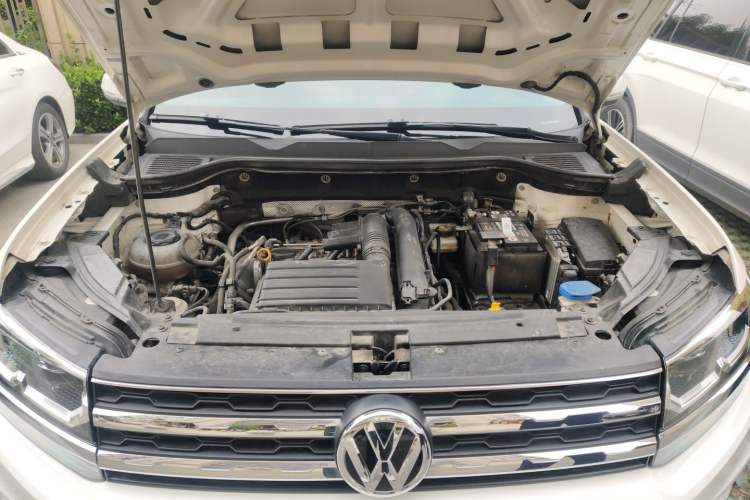 Used Volkswagen Tharu 2020 280TSI Two-Wheel Drive Luxury Plus Version China VI Standard Engine Bay