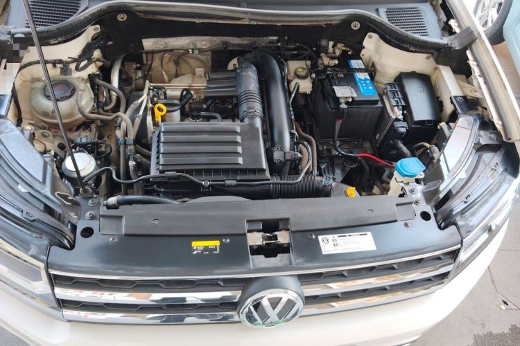Used Volkswagen Tharu 2020 280TSI Two-Wheel Drive Luxury Plus Version China VI Standard Engine Bay