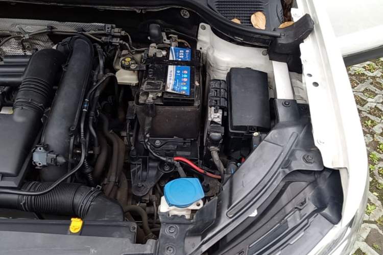 Used Volkswagen Tharu 2020 280TSI Two-Wheel-Drive Flagship Version China VI Engine Bay Left