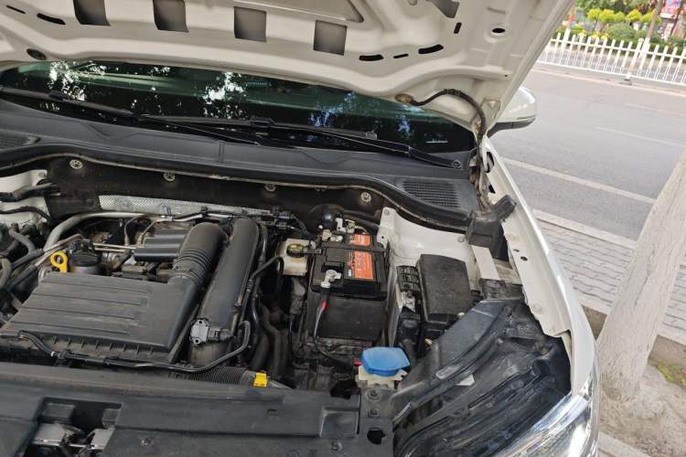 Used Volkswagen Tharu 2020 280TSI Two-Wheel Drive Luxury Plus Version China VI Standard Engine Bay Left
