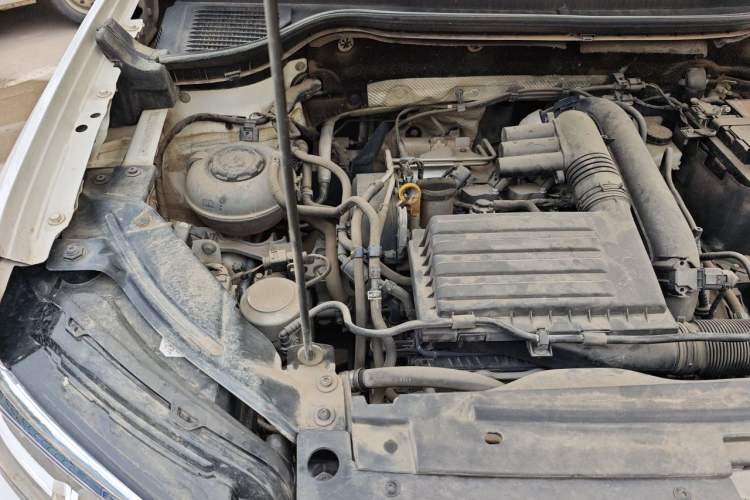 Used Volkswagen Tharu 2020 280TSI Two-Wheel-Drive Flagship Version China VI Engine Bay Right
