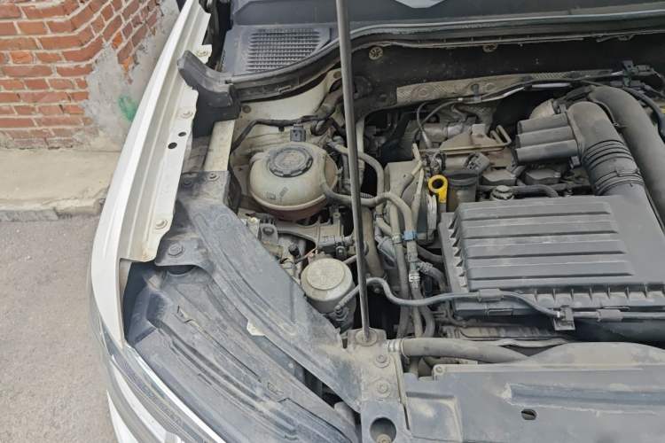 Used Volkswagen Tharu 2020 280TSI Two-Wheel Drive Luxury Edition China VI Standard Engine Bay Right