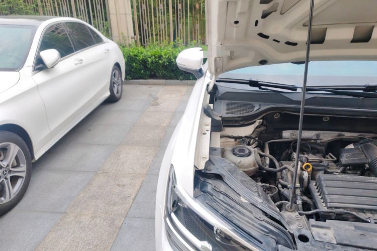 Used Volkswagen Tharu 2020 280TSI Two-Wheel Drive Luxury Plus Version China VI Standard Engine Bay Right