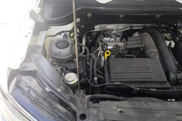 Used Volkswagen Tharu 2020 280TSI Two-Wheel Drive Luxury Plus Version China VI Standard Engine Bay Right