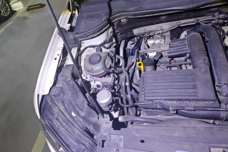 Used Volkswagen Tharu 2020 280TSI Two-Wheel Drive Luxury Plus Version China VI Standard Engine Bay Right