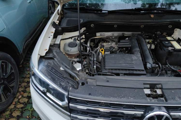 Used Volkswagen Tharu 2020 280TSI Two-Wheel Drive Luxury Edition China VI Standard Engine Bay Right