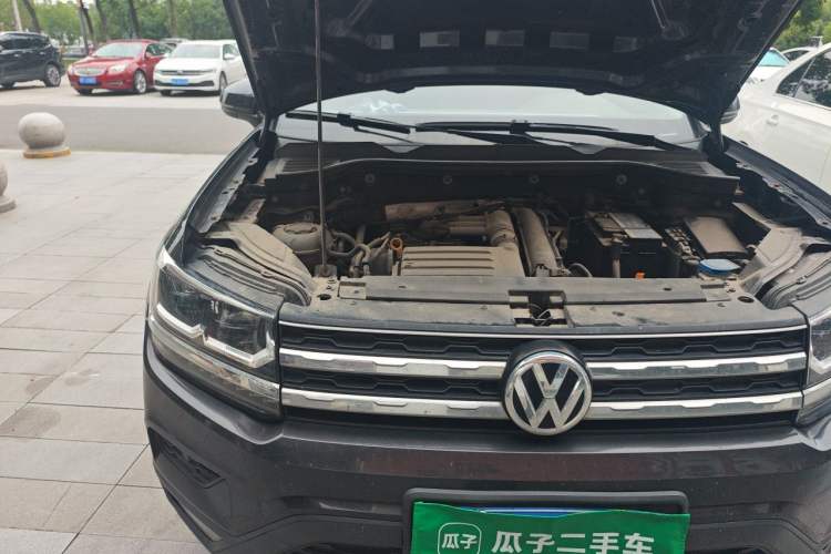 Used Volkswagen Tharu 2020 280TSI Two-Wheel Drive Luxury Plus Version China VI Standard Engine Bay Right