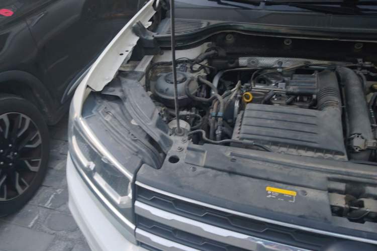 Used Volkswagen Tharu 2020 280TSI Two-Wheel Drive Luxury Plus Version China VI Standard Engine Bay Right