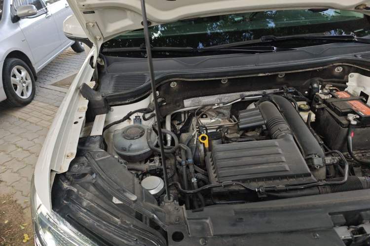 Used Volkswagen Tharu 2020 280TSI Two-Wheel Drive Luxury Plus Version China VI Standard Engine Bay Right