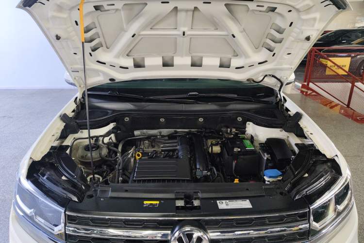 Used Volkswagen Tharu 2020 280TSI Two-Wheel-Drive Flagship Version China VI Engine Bay