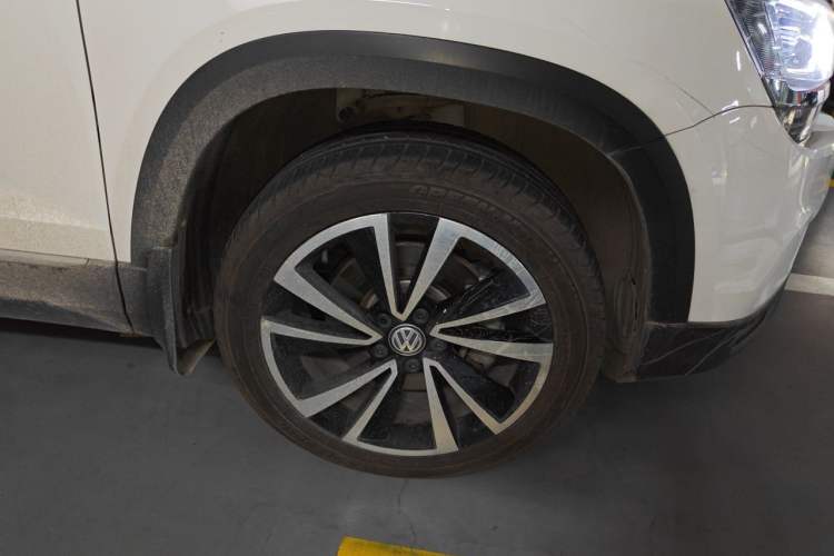Used Volkswagen Tharu 2020 330TSI All-Wheel-Drive Luxury PLUS China VI Standard Exterior 1