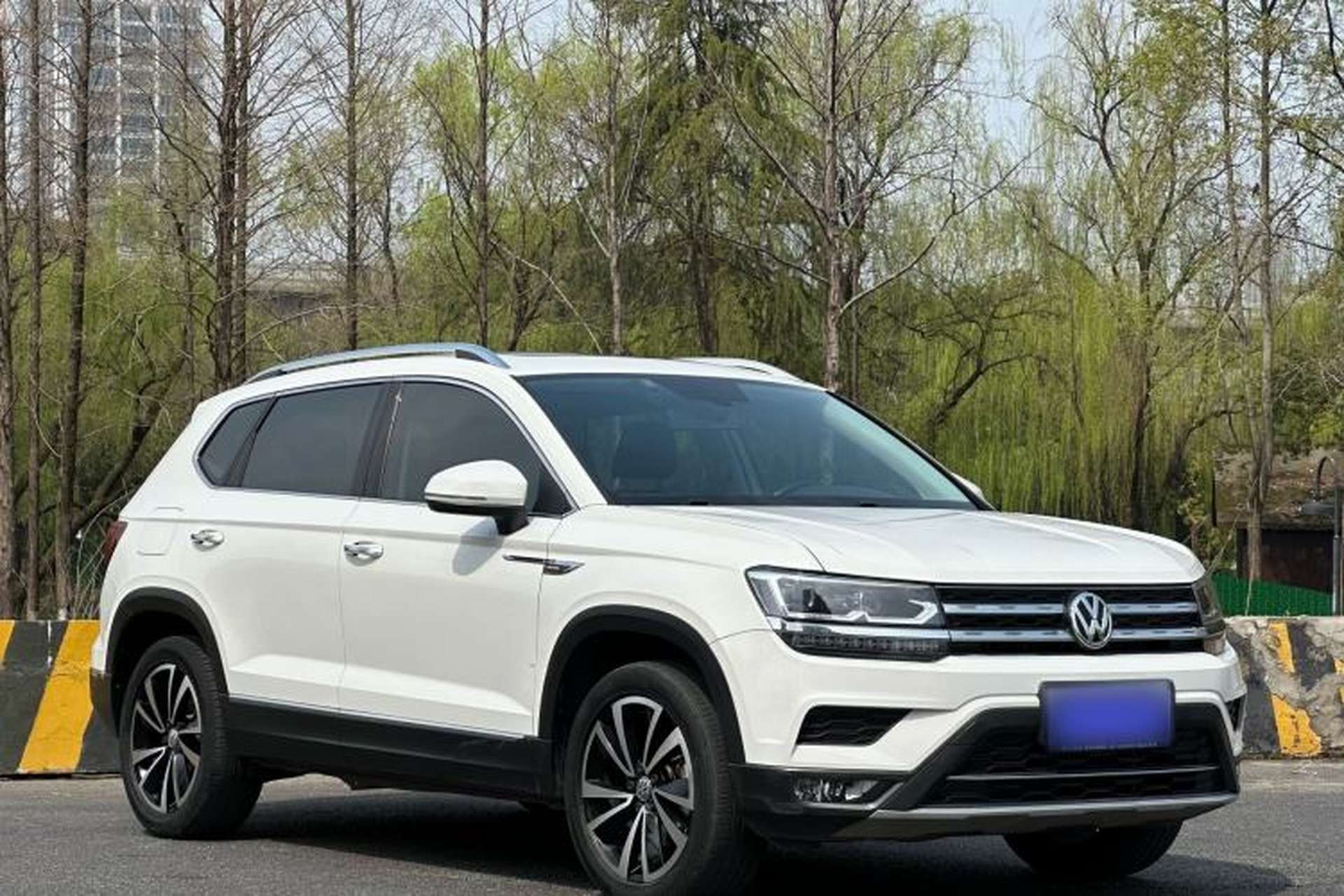Used Volkswagen Tharu 2020 330TSI All-Wheel-Drive Luxury Edition China VI Standard Exterior 3