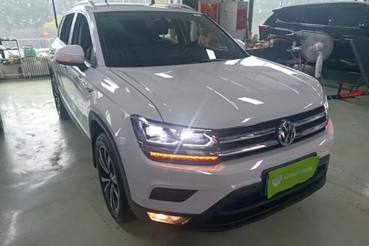 Used Volkswagen Tharu 2020 280TSI Two-Wheel Drive Luxury Plus Version China VI Standard Front Right 45 Deg