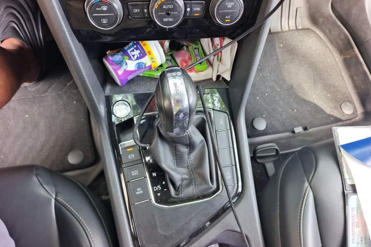 Used Volkswagen Tharu 2020 280TSI Two-Wheel Drive Luxury Edition China VI Standard Gear Lever